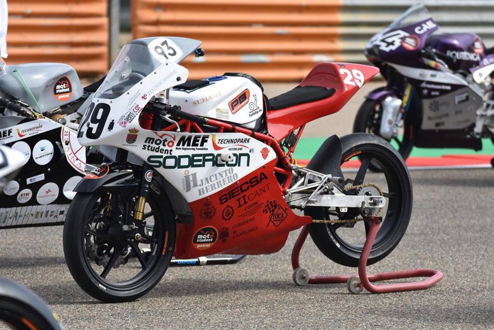 SODERCAN apoya el desarrollo de una motocicleta de competición diseñada por estudiantes de la UC