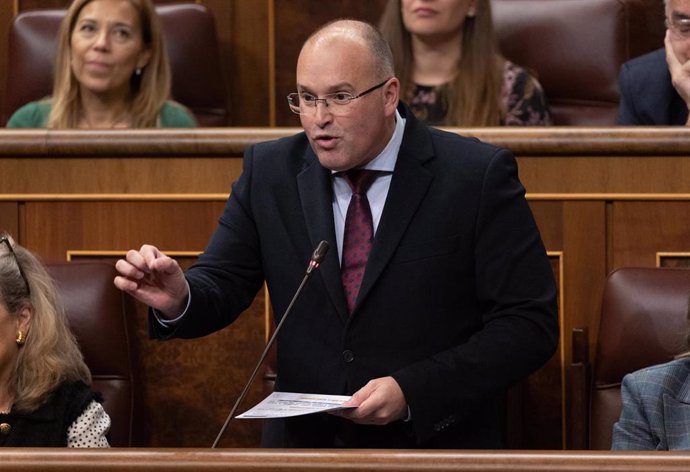 El portavoz del PP en el Congreso, Miguel Tellado, interviene durante una sesión de control al Gobierno, en el Congreso de los Diputados, a 20 de diciembre de 2023, en Madrid (España). Durante la sesión de control, el presidente del Gobierno, responde a