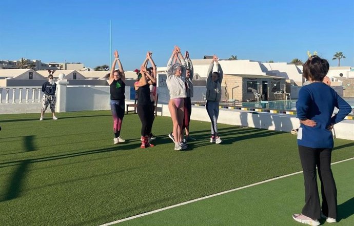 La selección de natación artística trabajando en Lanzarote