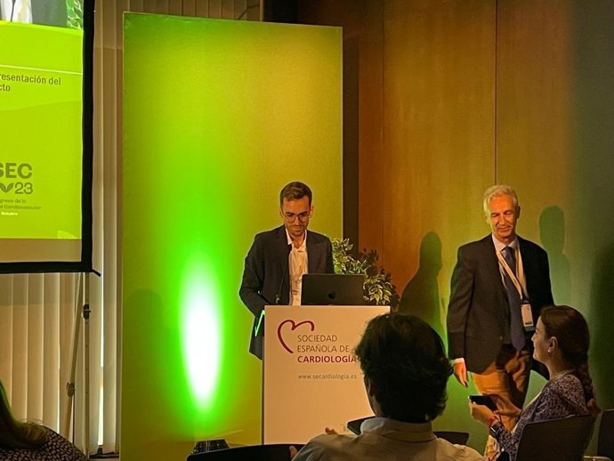 El cardiólogo del Hospital Universitario Costa del Sol Rafael Bravo Marqués ha sido distinguido por la Sociedad Española de Cardiología (SEC) con el galardón 'Mérito Hipocrático'.