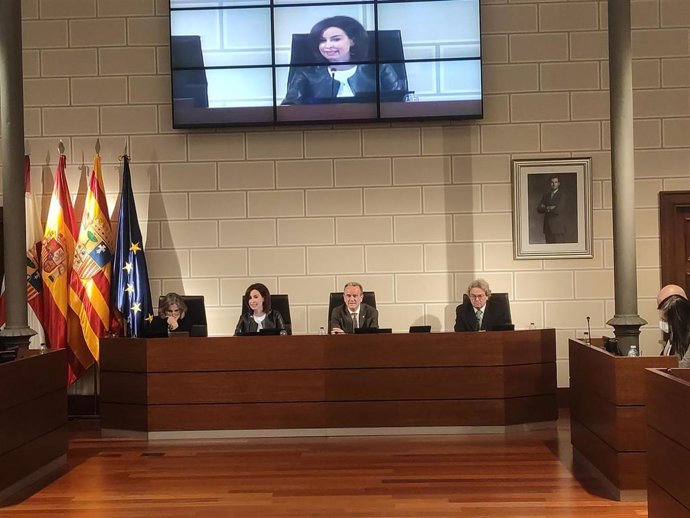 El presidente de la Diputación Provincial de Zaragoza, Juan Antonio Sánchez Quero, y la vicepresidenta, Teresa Ladrero, presiden el pleno extraordinario de aprobación de los presupuestos de 2024.