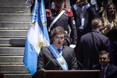 Foto: Economía.- Milei creará una tasa para pagar la deuda de 14.460 millones de Argentina por la nacionalización de YPF