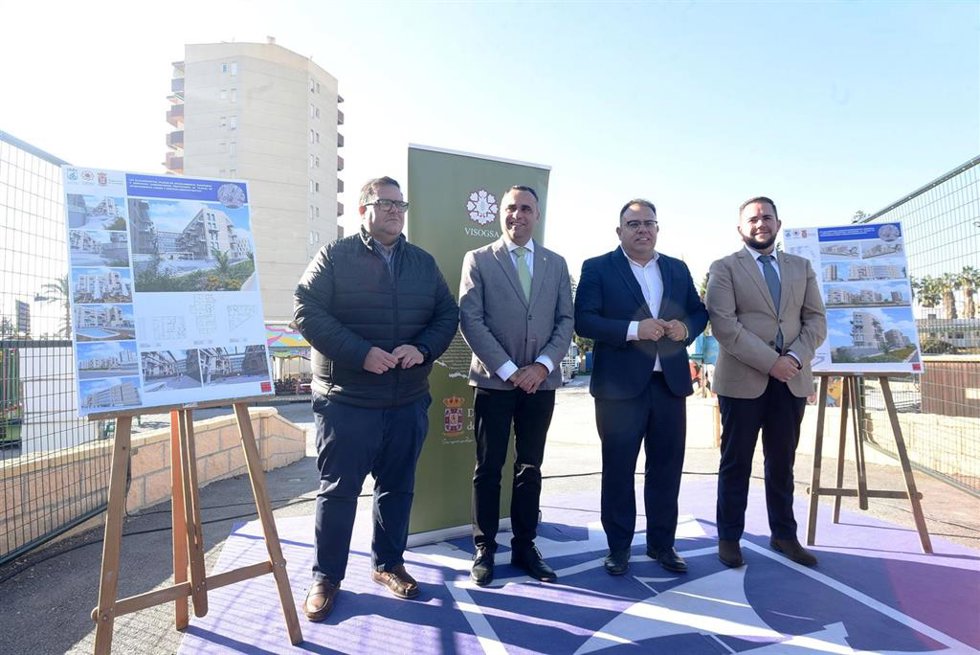 Firma de convenio para viviendas protegidas en Almuñécar