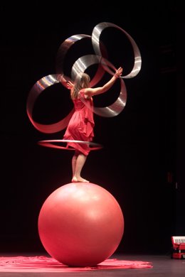 Imagen de uno de los espectáculos de los que disfrutan los municipios cordobeses de la Red Andaluza de Teatros Públicos en 2024.