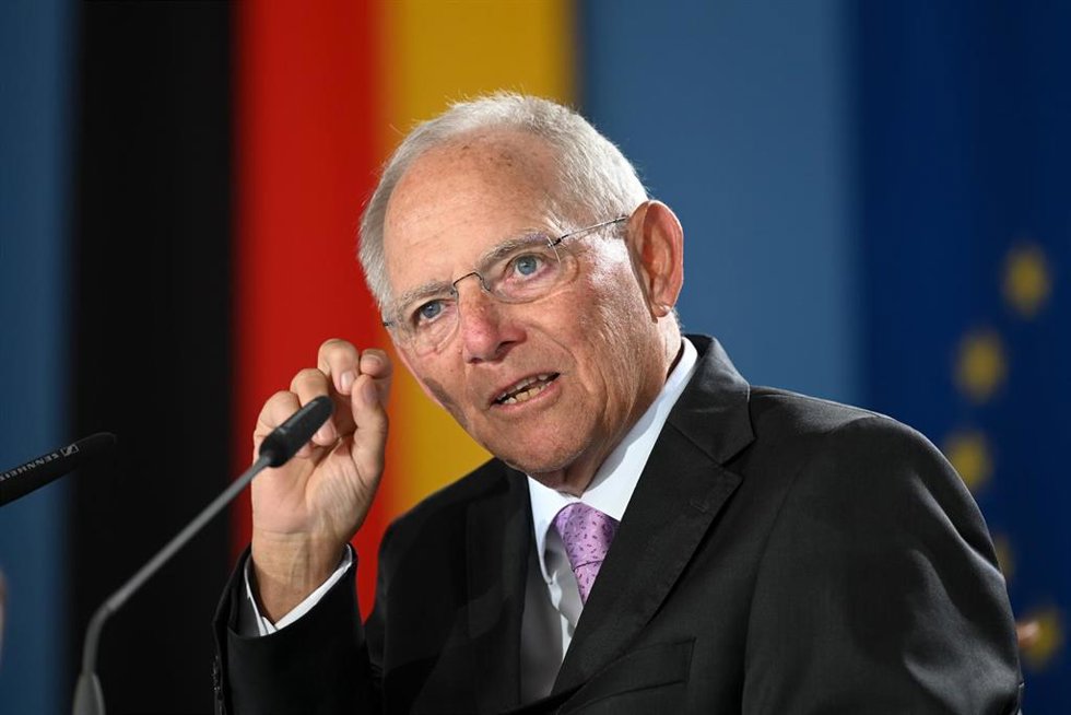 Archivo - 17 June 2019, Thuringia, Geisa/Rasdorf: Wolfgang Schaeuble, President of the German Bundestag, delivers a speech during a ceremony to award Jean-Claude Juncker, President of the European Commission, the Point Alpha Prize at the Point Alpha Mem