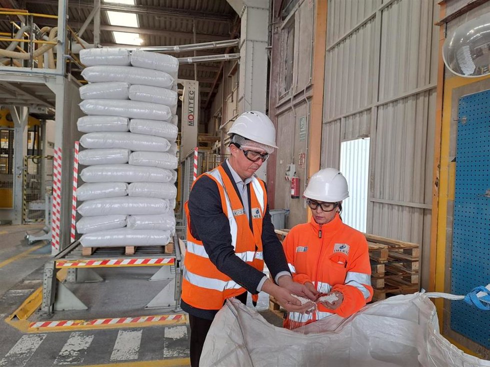 El subdelegado de Gobierno en Almería, José María Martín, visita una empresa en El Ejido (Almería).