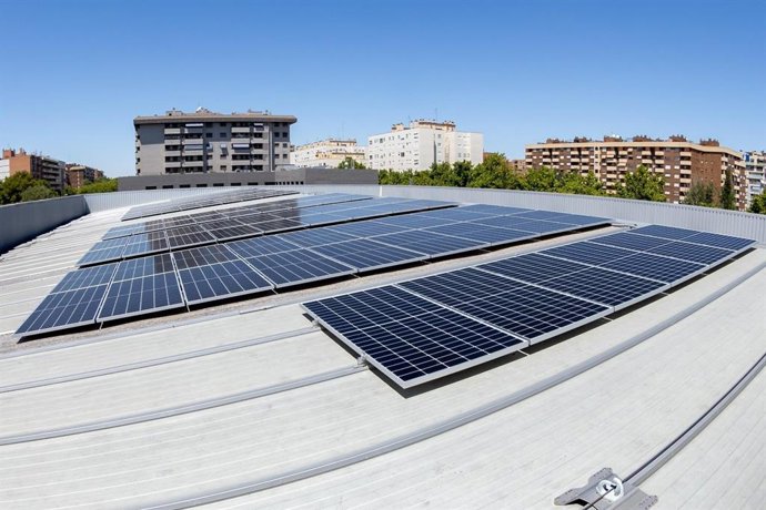 Archivo - Placas solares.