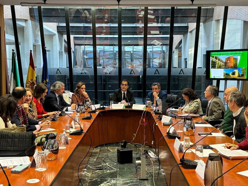 El consejero de Justicia, José Antonio Nieto, en una imagen de 20 de diciembre en la reunión del Consejo Rector del Instituto Andaluz de Administración Pública (IAAP).