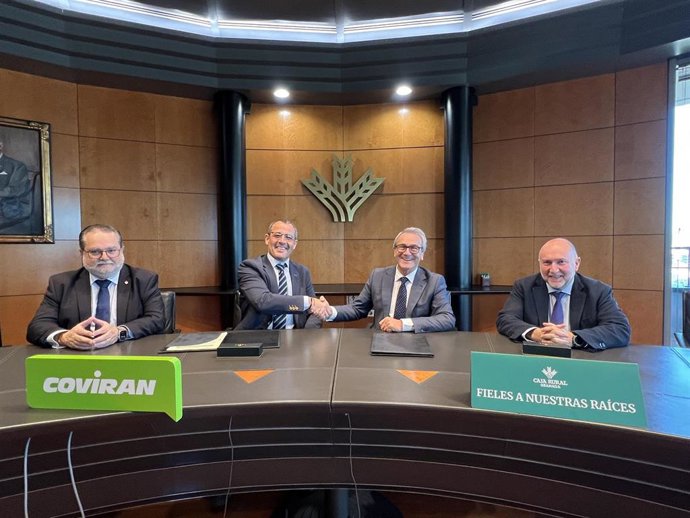 Renovación del acuerdo entre Caja Rural y Covirán