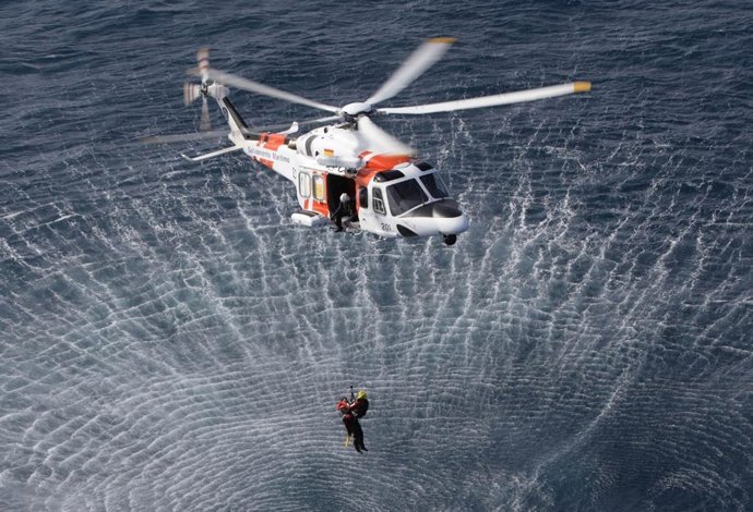 Servicio aéreo con helicópteros de Salvamento Marítimo