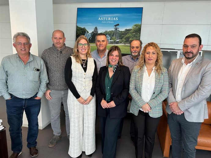 Gimena Llamedo, en el centro