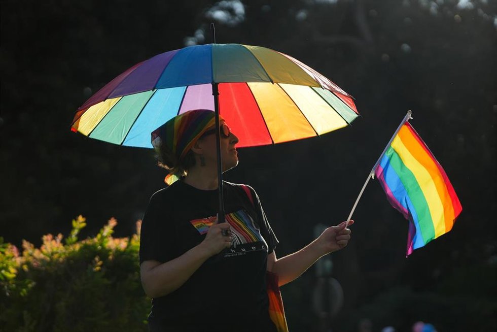 Archivo - Una mujer durante la manifestación del Orgullo LGTBI+, a 24 de junio de 2023, en Valencia, Comunidad Valenciana (España)