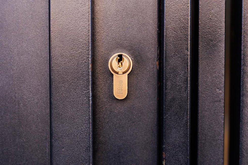 Archivo - Imagen de archivo de la cerradura de la puerta de entrada a un domicilio