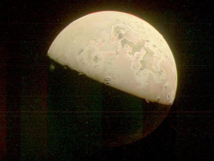 Luna Io de Júpter