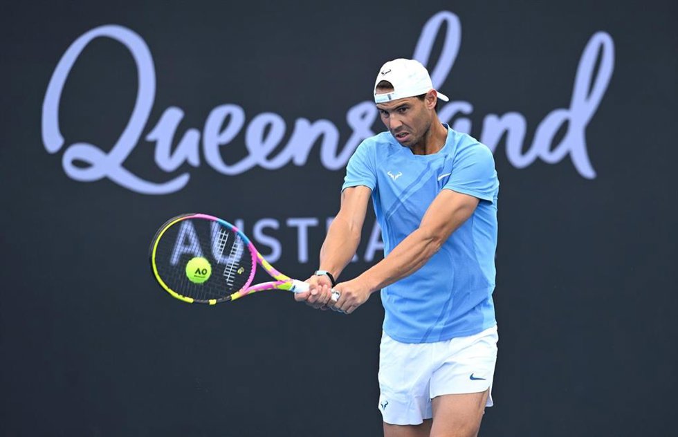 El tenista español Rafa Nadal durante su entrenamiento para el torneo de Brisbane