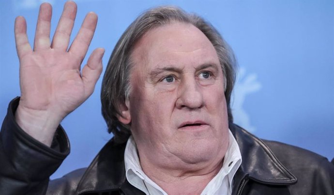 Indignación en Francia por la carta en defensa de Gérard Depardieu: "Las las víctimas no valen nada comparadas con el ar