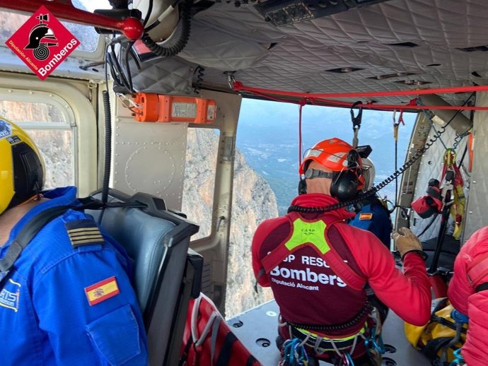 Rescatan en helicóptero a dos escaladores atrapados en el Monte Ponoig