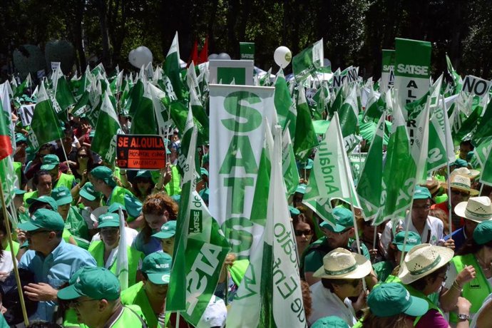 Archivo - Satse, concentración. Imagen de archivo.