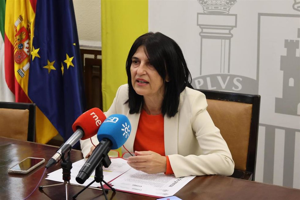 Archivo - La subdelegada del Gobierno en Granada, Inmaculada López Calahorro, en imagen de archivo
