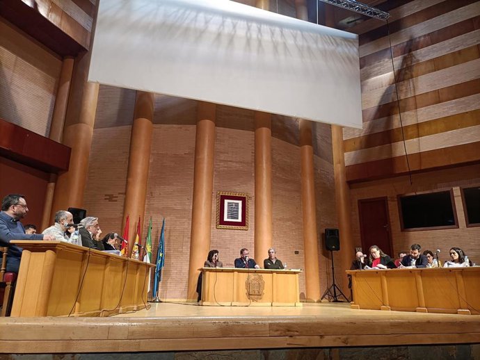 Pleno de la Corporación Municipal de Mérida este jueves en el Centro Cultural Alcazaba