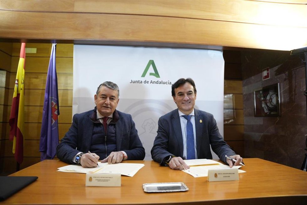 Sanz y González firman el acuerdo para crear el Distrito Tecnológico Digital El Banco