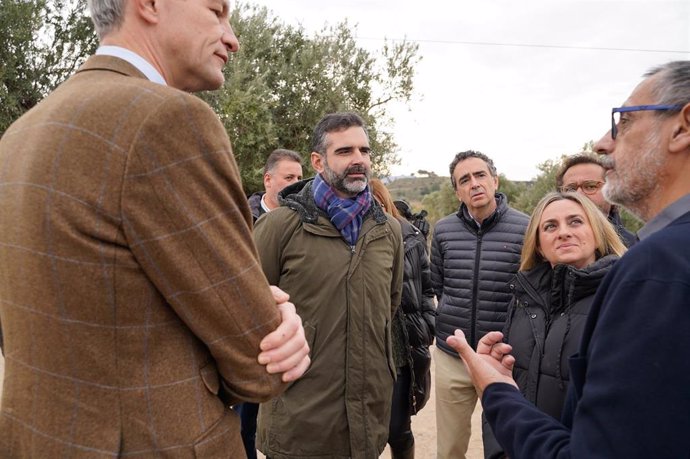 Visita de la Junta y el Ayuntamiento de Granada al entorno del Sacromonte