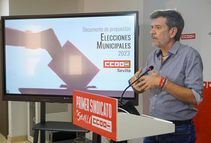 Archivo - El secretario de Política Institucional de CCOO de Sevilla, Jorge Carlos Lebrón, en una imagen de archivo.