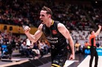 El Lenovo Tenerife apura por una Copa que se le escapa al Casademont Zaragoza