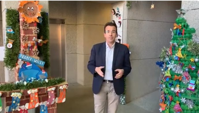 El alcalde de Leganés, Miguel Ángel Recuenco, felicita las fiestas navideñas a sus vecinos a través de Canal 33 TV