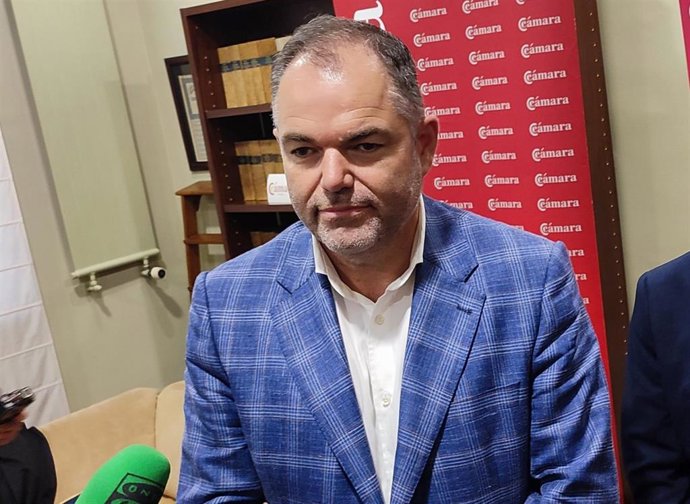 Archivo - El presidente de la Cámara de Comercio de Oviedo, Carlos Paniceres.