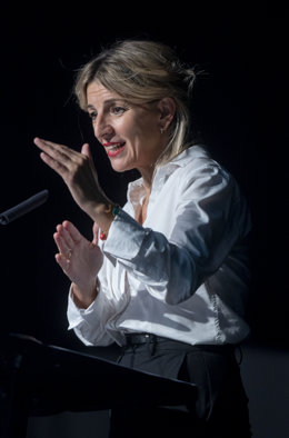 Archivo - La vicepresidenta segunda y ministra de Trabajo y Economía Social en funciones, Yolanda Díaz, interviene durante la Reunión Extraordinaria del Grupo de los Trabajadores, en la sede de CCOO, a 30 de octubre de 2023, en Madrid (España). La Reuni