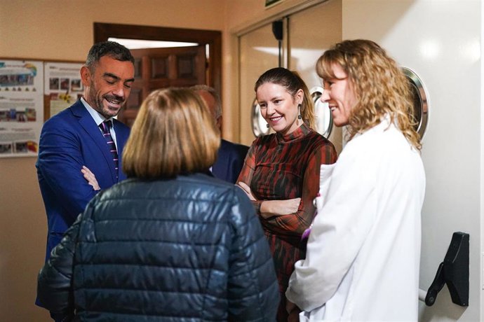 La consejera de Familia, Juventud y Asuntos Sociales de la Comunidad de Madrid, Ana Dávila, visita la Residencia Jesús Nazareno y los Dolores