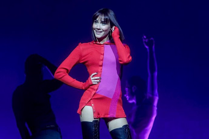 La cantant Aitana durant una actuació en el WiZink Center, a 5 de desembre de 2023, a Madrid
