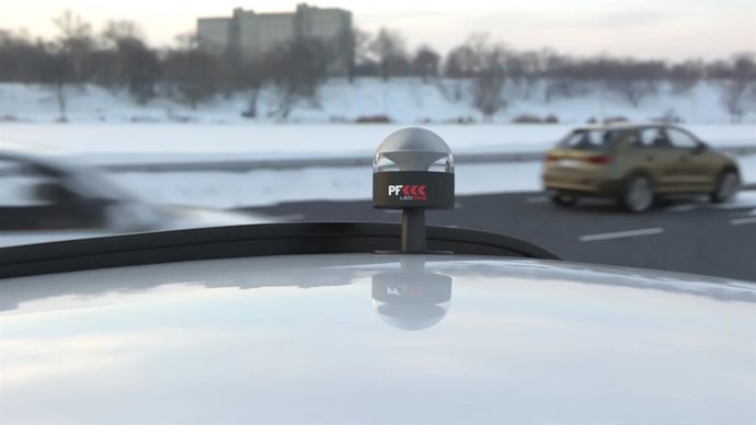 Luz de emergencia conectada LEDONE.