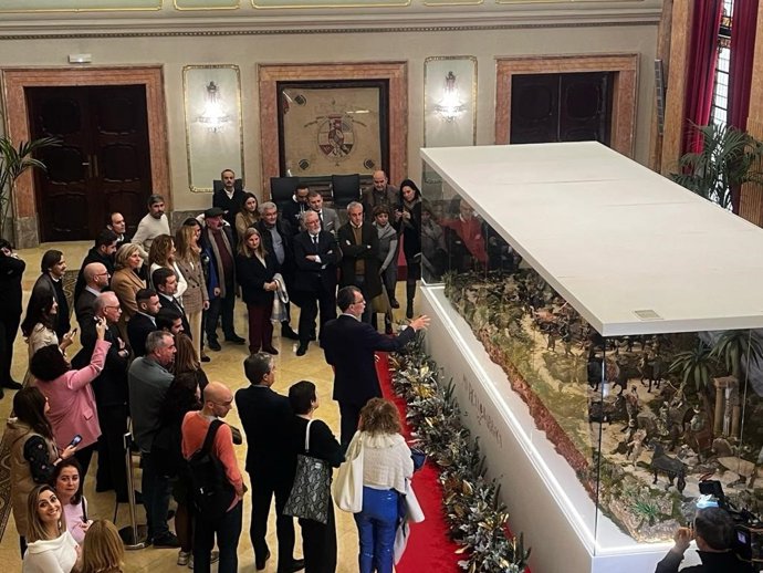 El alcalde de Murcia, José Ballesta, departe con los medios de comunicación