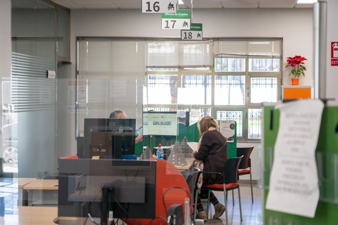 Archivo - Oficina del INEM.- Archivo