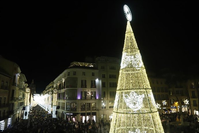 Archivo - Imagen de archivo de la inauguracion del encendido del alumbrado de Navidad en Málaga.