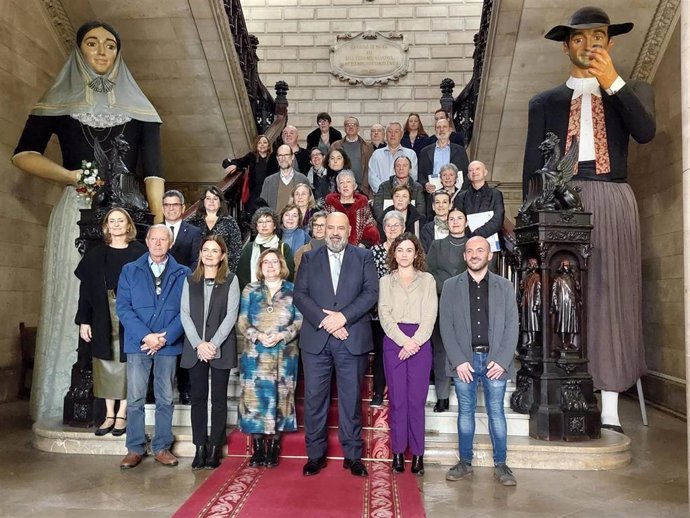 El alcalde de Palma, Jaime Martínez, y otros regidores del Ayuntamiento de Palma, en el homenaje a los jubilados de la institución