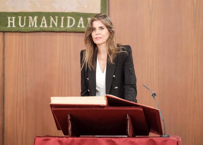 Archivo - Elena Natalia Segura toma posesión como miembro del consejo de administración de la RTVA. (Foto de archivo).