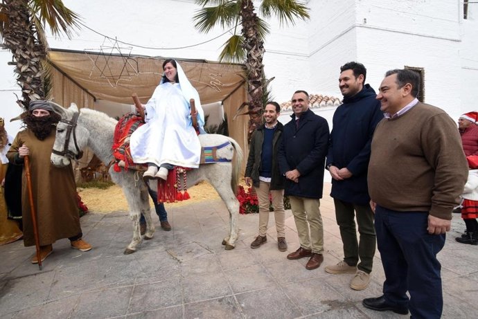 Visita de la Diputación de Granada y el Ayuntamiento de Albuñán al belén viviente del municipio