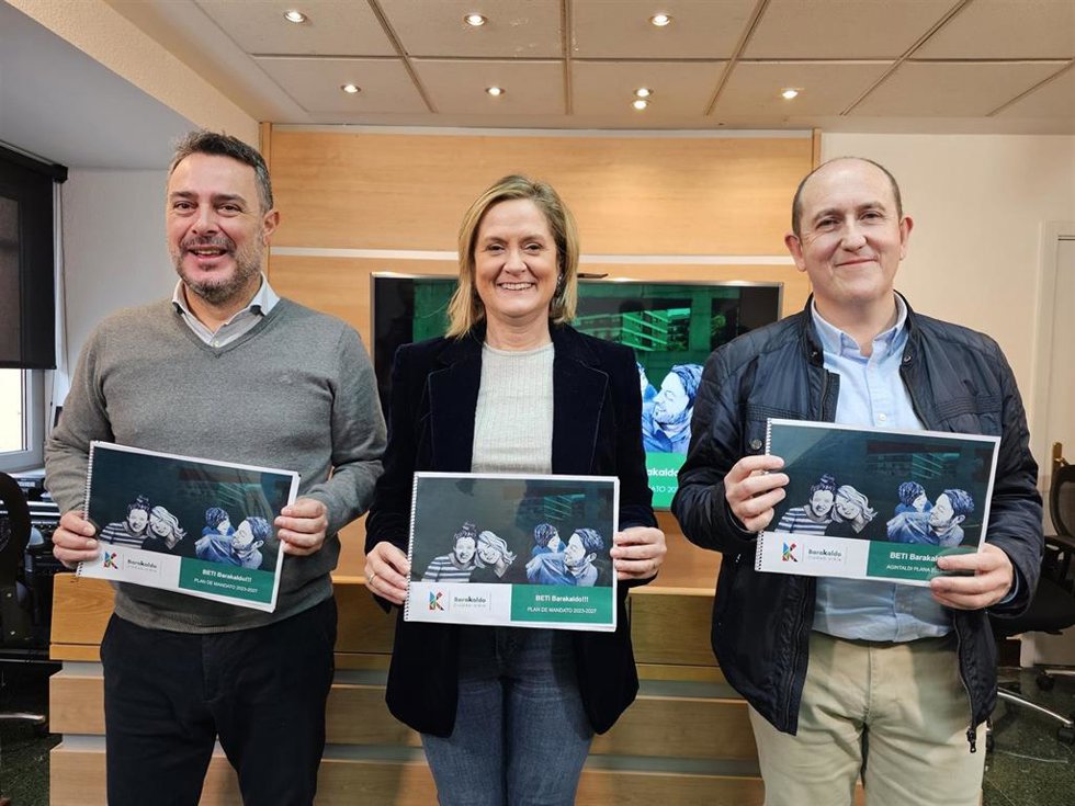 Jon Andoni Uria, Amaia del Campo y Carlos Fernández