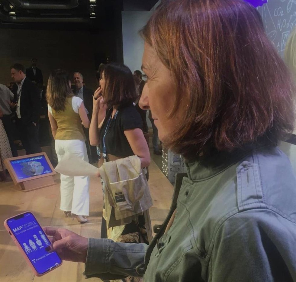 Telefónica dona 5.000 euros a ASPAYM tras mapear 900 espacios para confirmar su accesibilidad