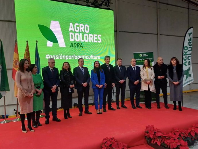La consejera de Agua, Agricultura, Ganadería y Pesca, Sara Rubira, participó hoy en la inauguración de las nuevas instalaciones de Agrodolores en Adra