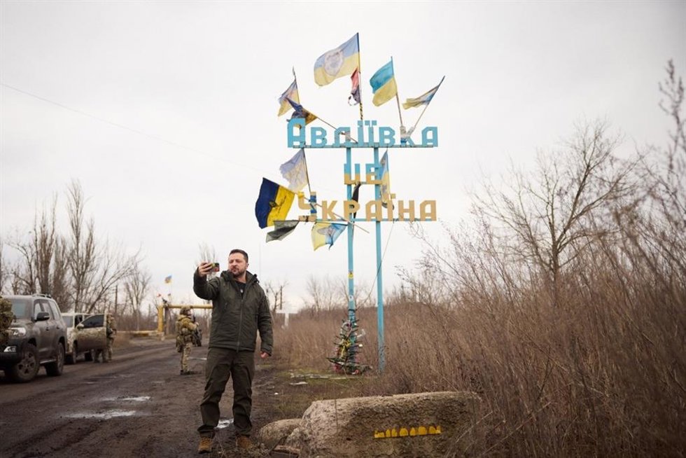 El presidente de Ucrania, Volodimir Zelenski, en Adviivka, en Donetsk