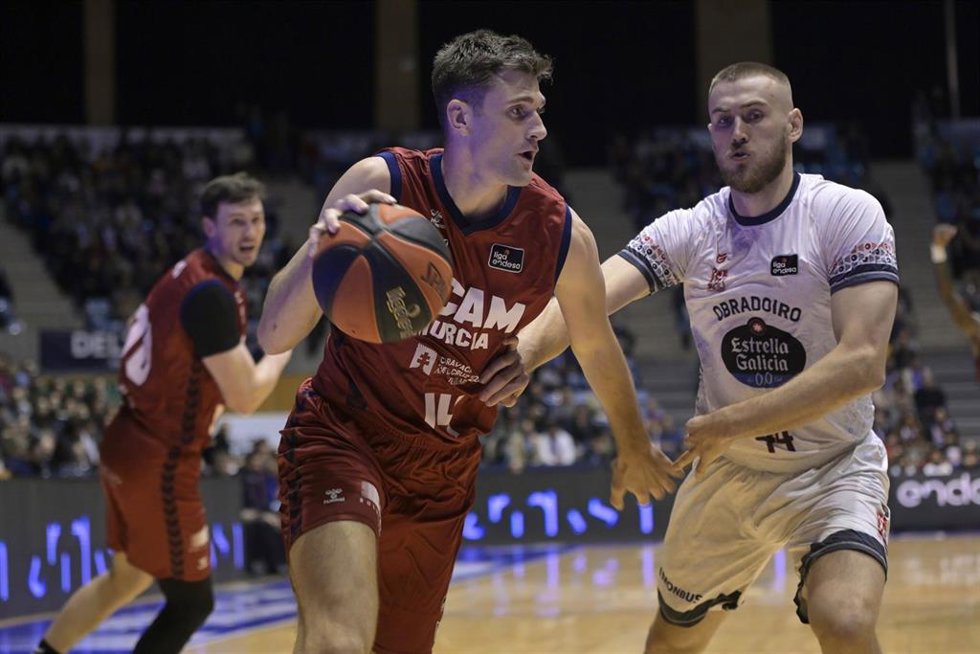 Dustin Sleva, durante un partido con el UCAM Murcia.