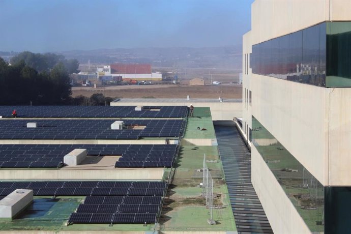 Instalación solar fotovoltaica en el hospital de Almansa