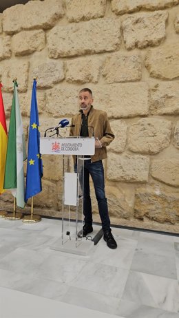 Archivo - El concejal del PSOE en el Ayuntamiento de Córdoba Ángel Ortiz. (Foto de archivo).