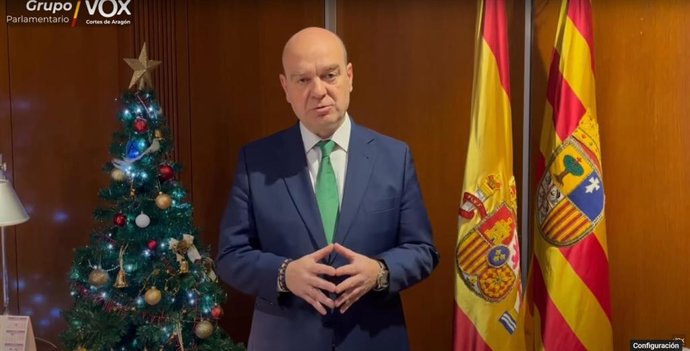El portavoz de VOX en las Cortes de Aragón, Santiago Morón, en su vídeo para felicitar el año 2024.