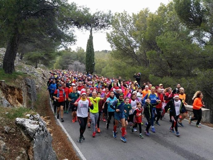 Atletas participantes en la clásica Subida al Castillo de Santa Catalina, en una foto de archivo.
