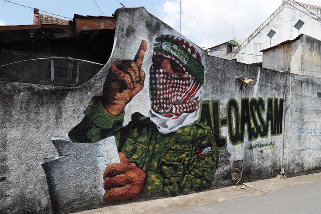 Archivo - Mural en apoyo a las milicias palestinas